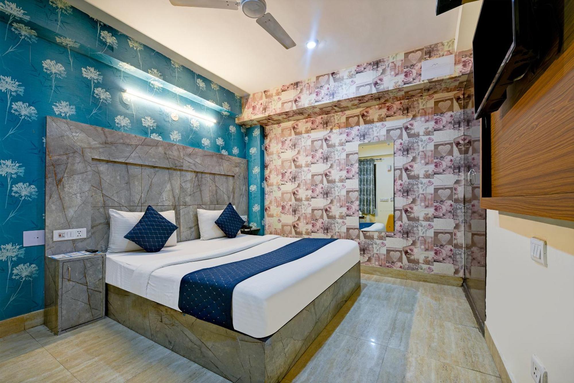 Hotel Sky View At Airport New Delhi Exteriör bild